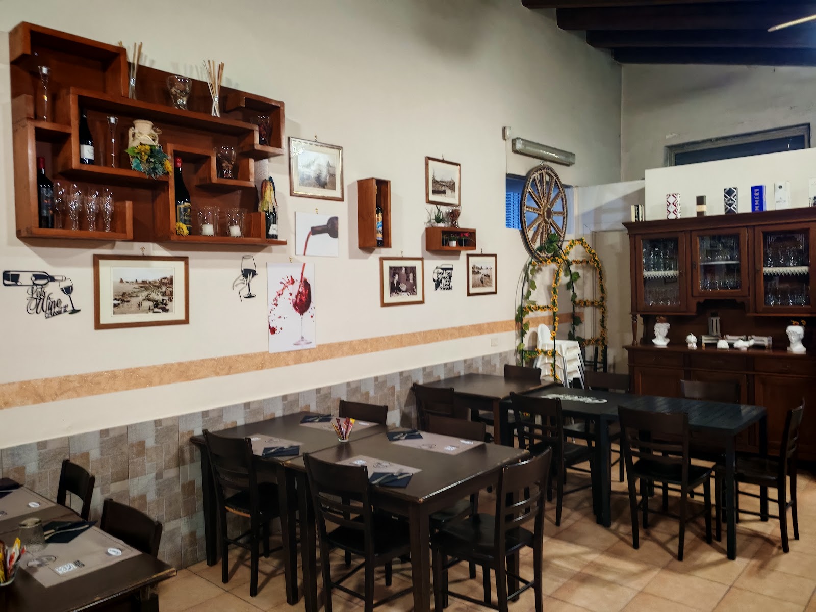 Mondo Pizza — la sala